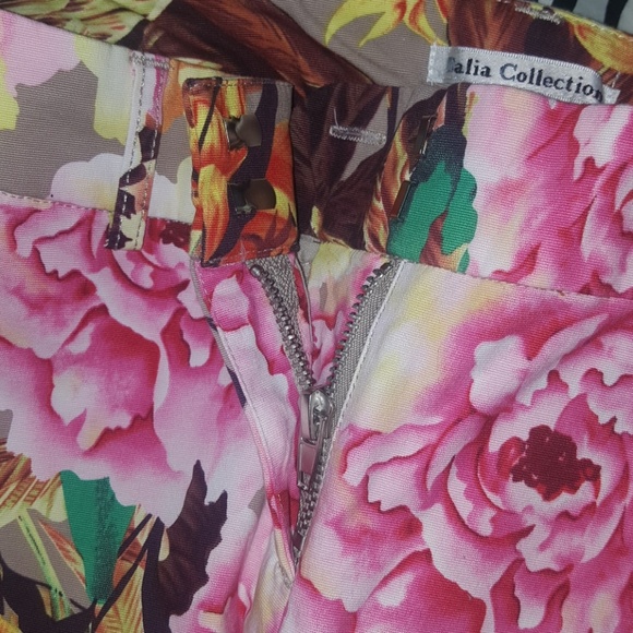🎀 4/$25 Dalia Collection floral pants, size 4 - Picture 7 of 7